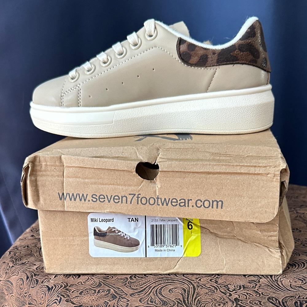 Seven7 Women's Beige and Leopard Print Sneakers